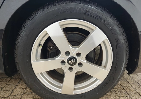 Volvo V60 cena 69699 przebieg: 280960, rok produkcji 2018 z Dobrzyca małe 781